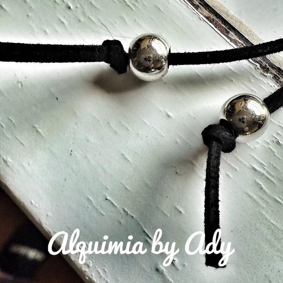 SILVER BALL PENDANT SUEDE CHOKER NECKLACE - Picture 3 of 3